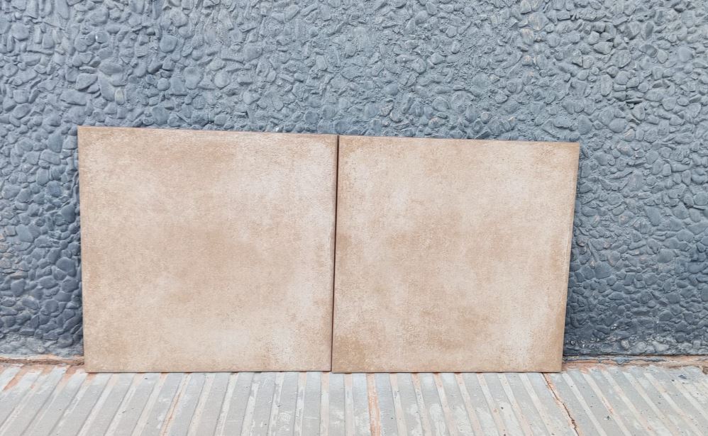 Gres Langreo Beige Mate 33,3x33,3