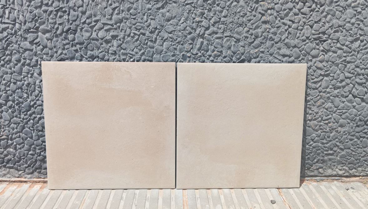 Porcelanico Greda Beige Antideslizante 33,3x33,3