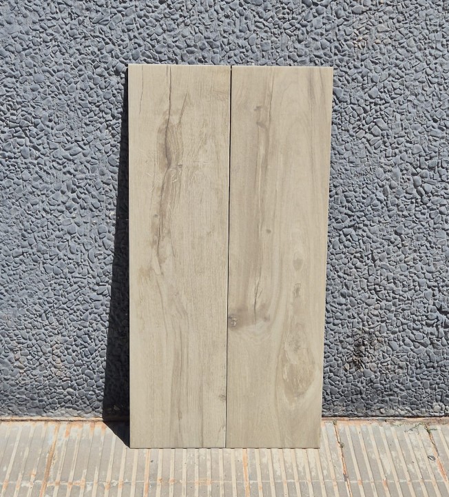 Porcelánico Confort Bone 25x100