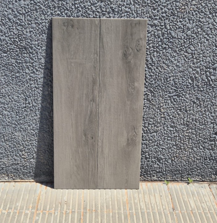 Porcelánico Confort Gris 25x100